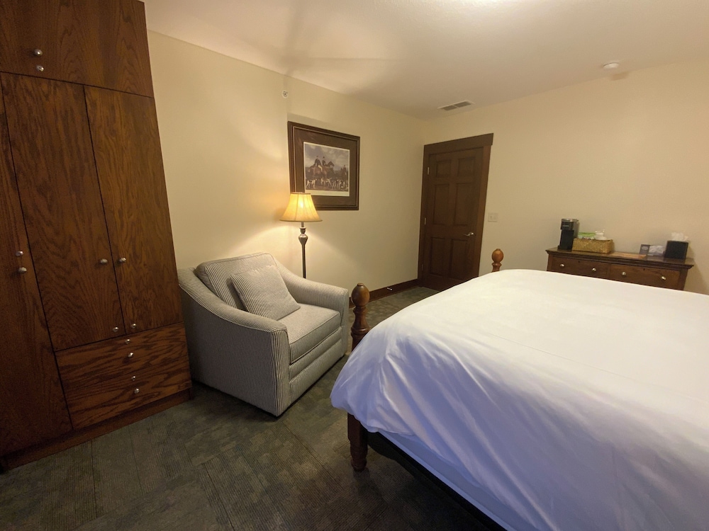 Charleston House Bed & Breakfast Inn