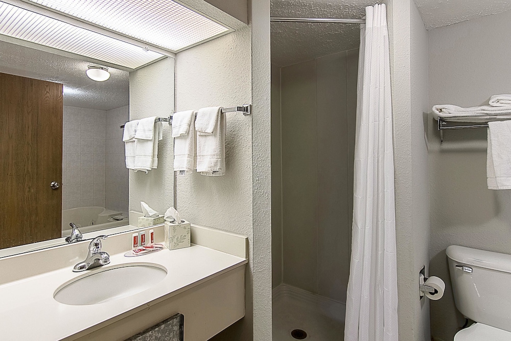 Americus Vacations - Econo Lodge - Property Image 23