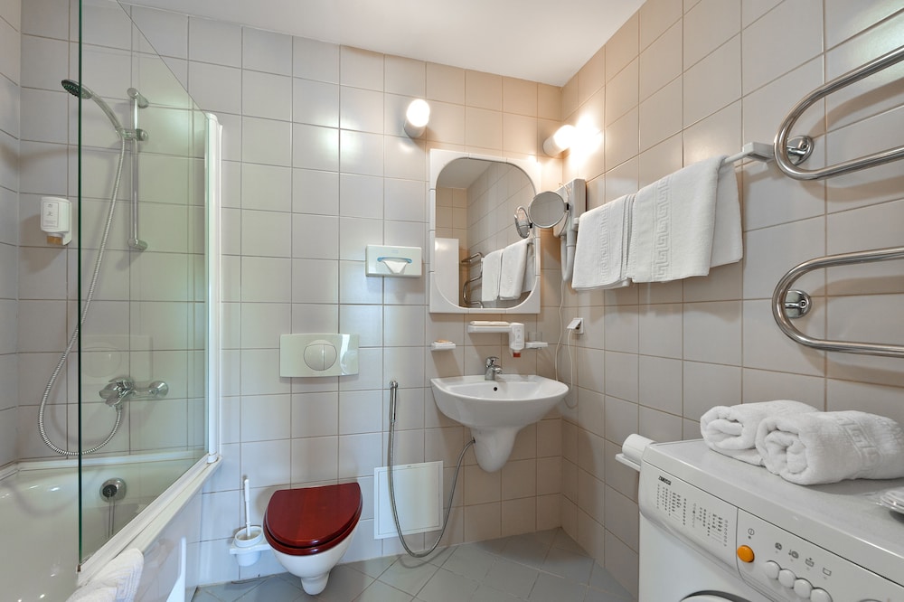 Barbacan Apartments