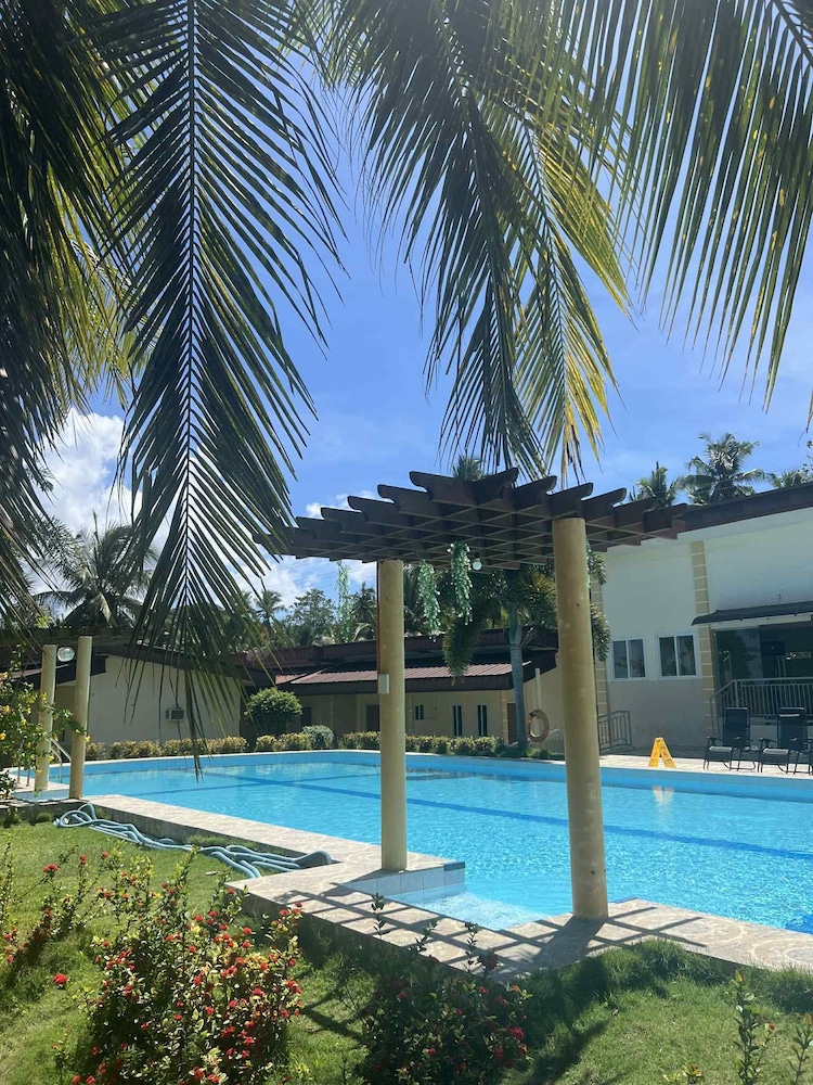 Reef Waters Resort