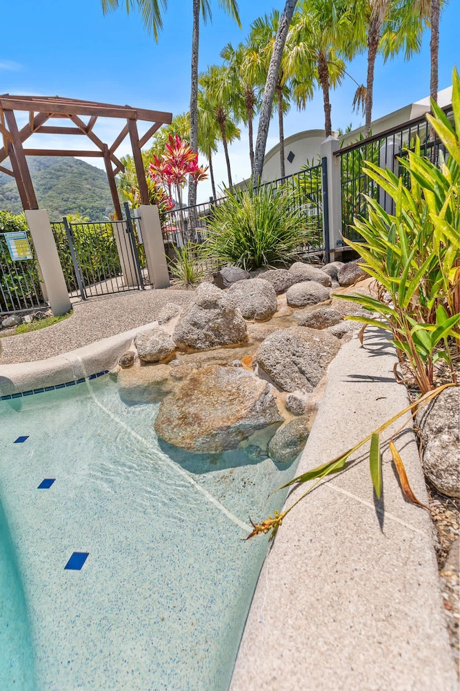 Salt Sand Retreat 1BR Resort Spa