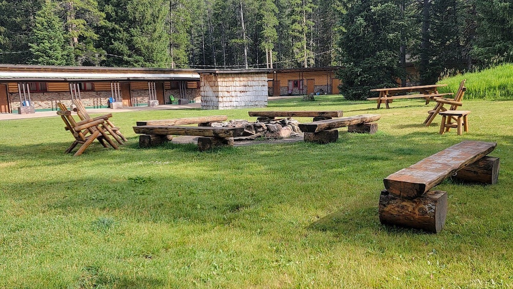 Grizzly Lodge view 5