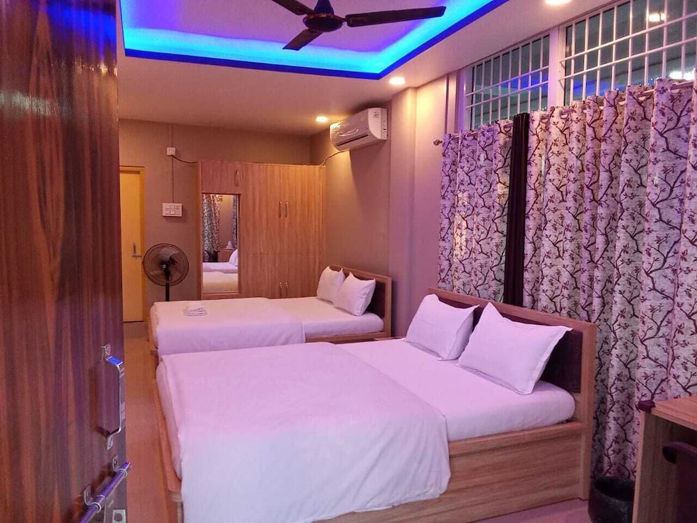 3 Star Lodge view 3