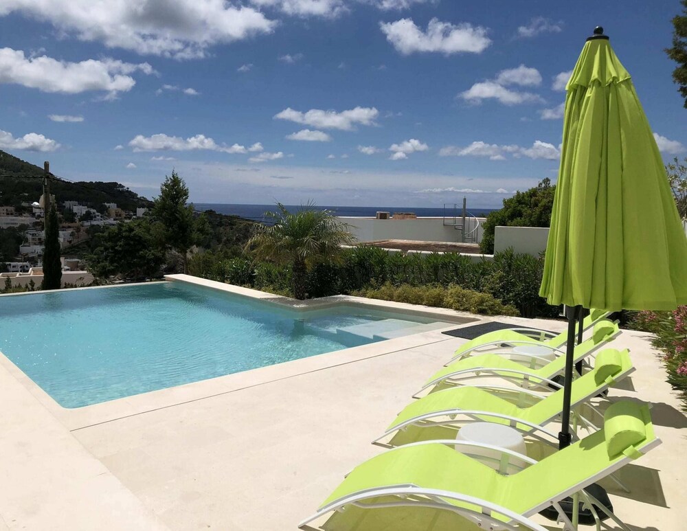 Hillside Villa Near Beaches