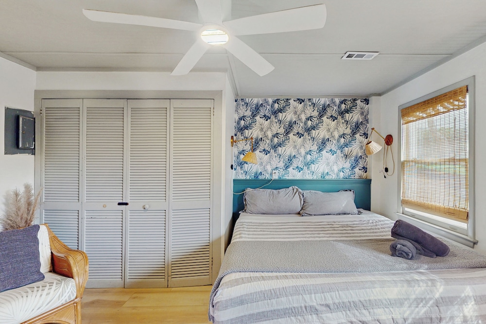 1BR Home w/ Outdoor Shower, Steps to Beach