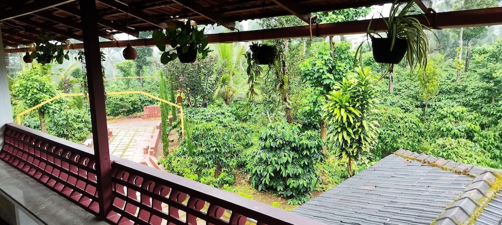 Heights Farm Stay - Coffee Estate Stay
