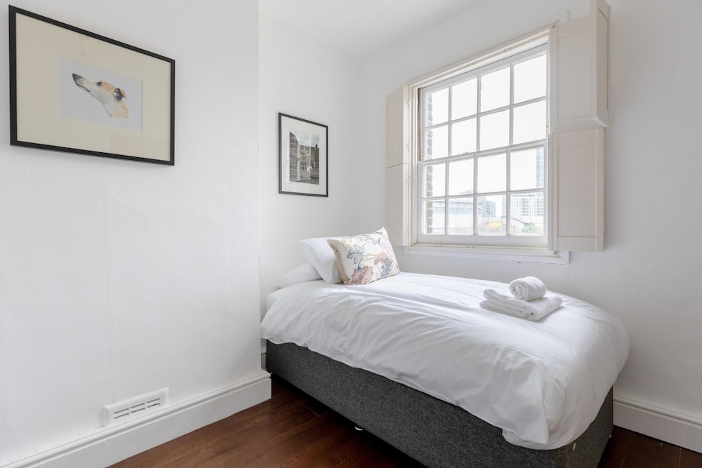 Trendy 2BD House 5 Mins From Willesden Junction!