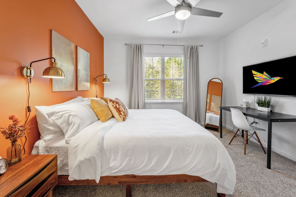 Luxurious Apartments - Pool Gym Bikes