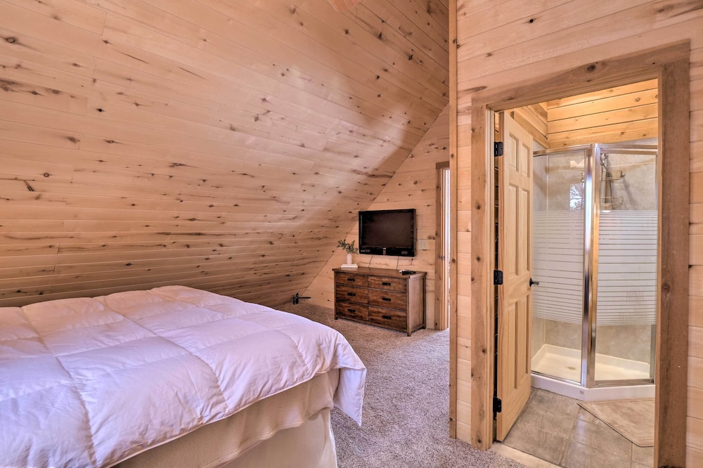 Chic Fairplay Cabin With Deck & Mountain Views! view 2