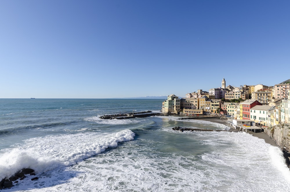 JOIVY Light Flat for 5 in the Heart of Bogliasco view 3