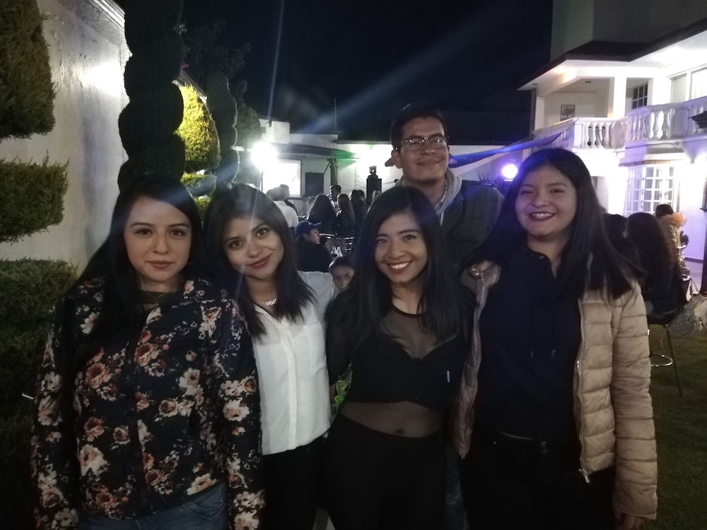 La Aurora Hotel like Home