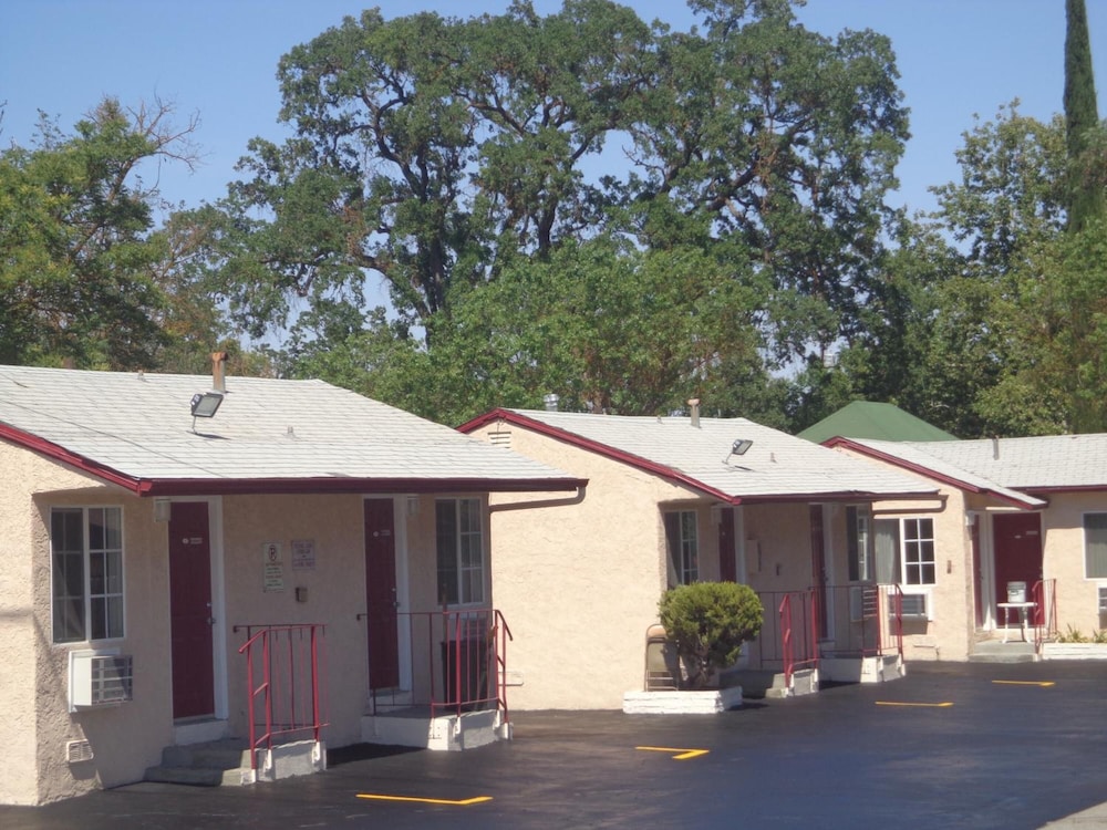 Economy Inn