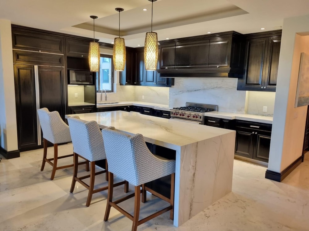 Premium Four Bedroom Condo - Property Image 7