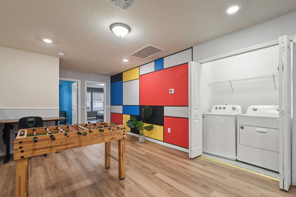 Family Getaway With Themed Rooms & Private Pool