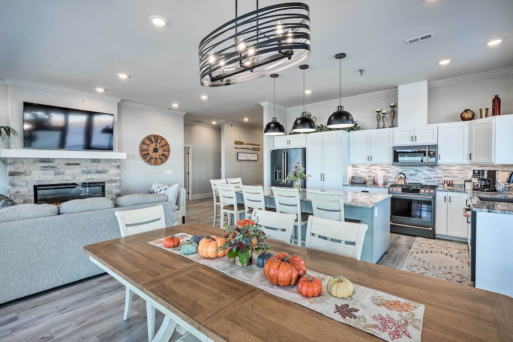 Watertown Condo w/ Resort-style Amenities! view 3