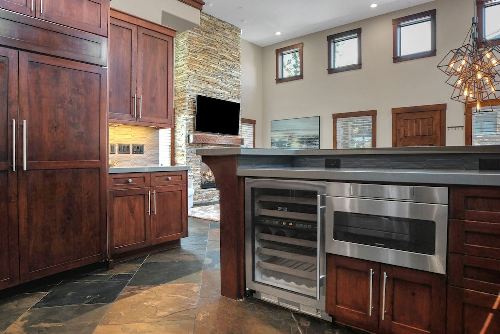 The Peak At Town Lift 3 Bedroom Home