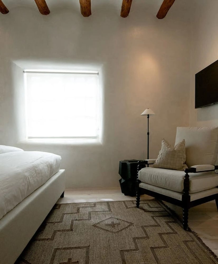 Palace Modern Residences at the Railyard