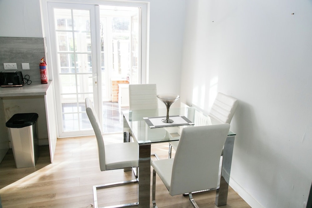 5guests-familyfriendly-parking-gardenview-centre