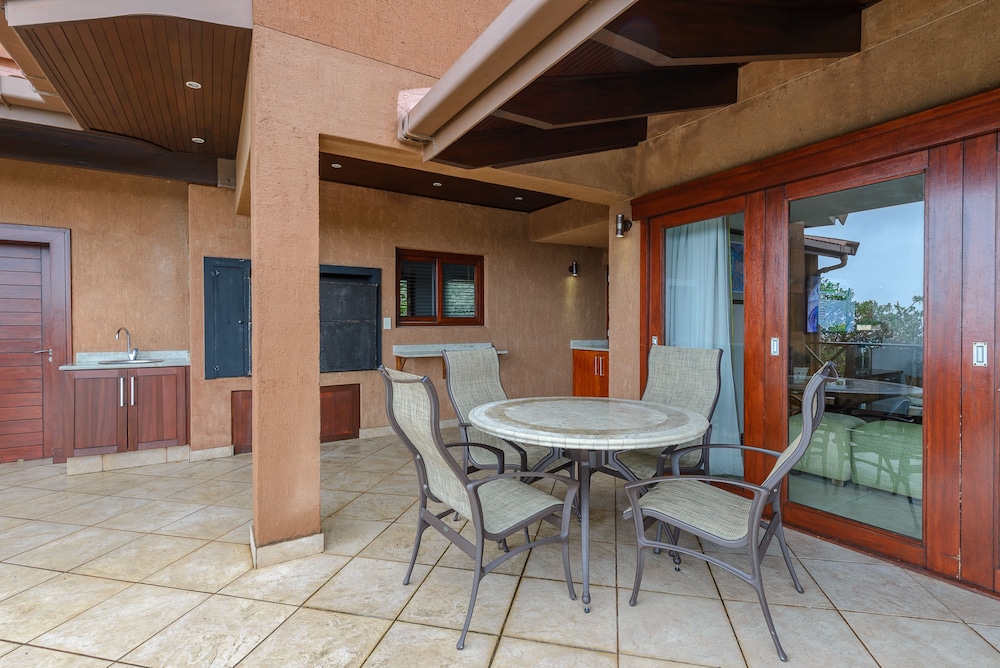 San Lameer Villa Rentals 14328