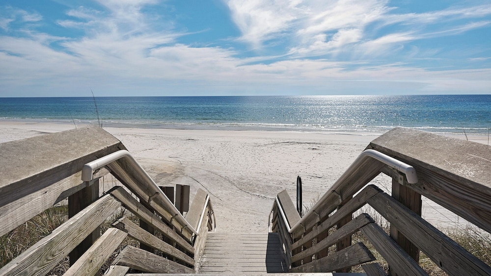 2br/2.5ba, Pool, Tennis, Beach Access!