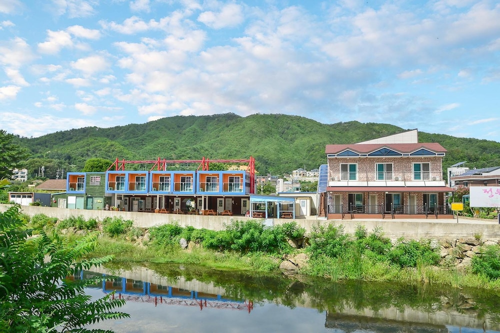 Samcheok Healingcamp Pension view 5