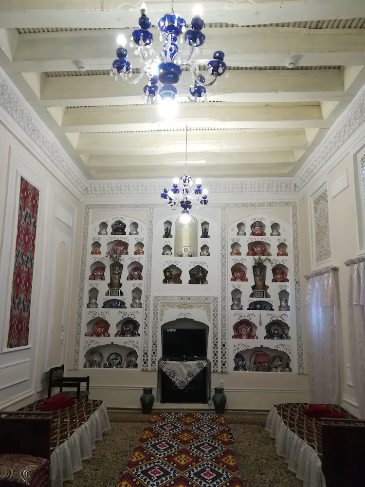 Umarxon Hostel