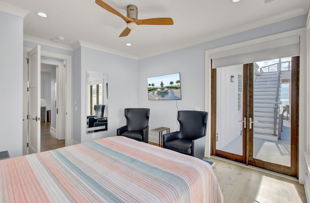 7 Beachwood East by Avantstay Steps to the Beach Ocean Views Hot Tub 7bdr