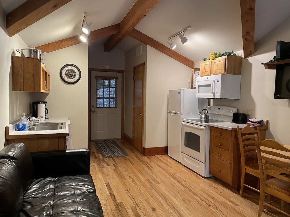 Opossum Creek Retreat - Property Image 5