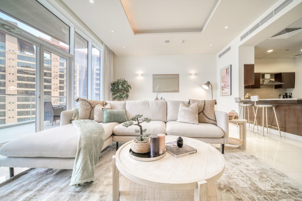 Splendid Sea View Apartment on Palm Jumeirah