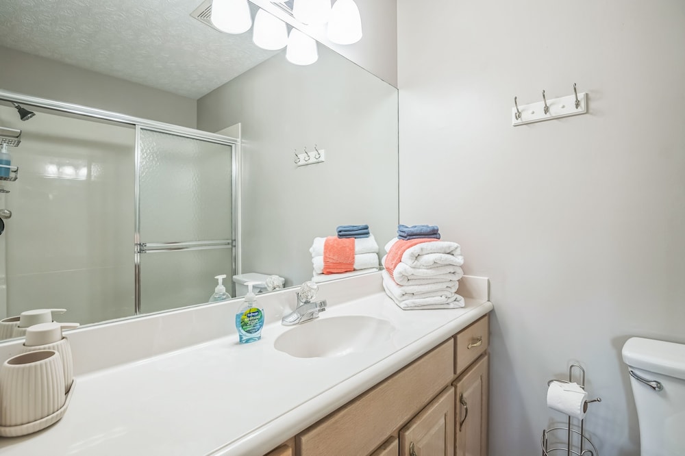 Spacious Home With Beach Access 3 Bedroom Home