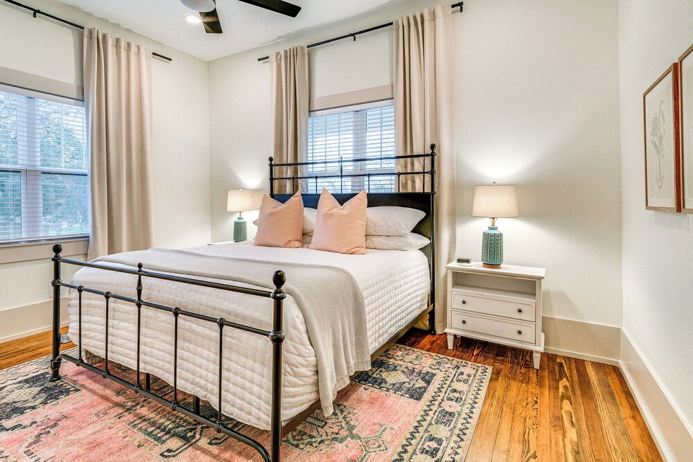 1/2 Mi to Downtown Shops: Brenham Home w/ Fire Pit
