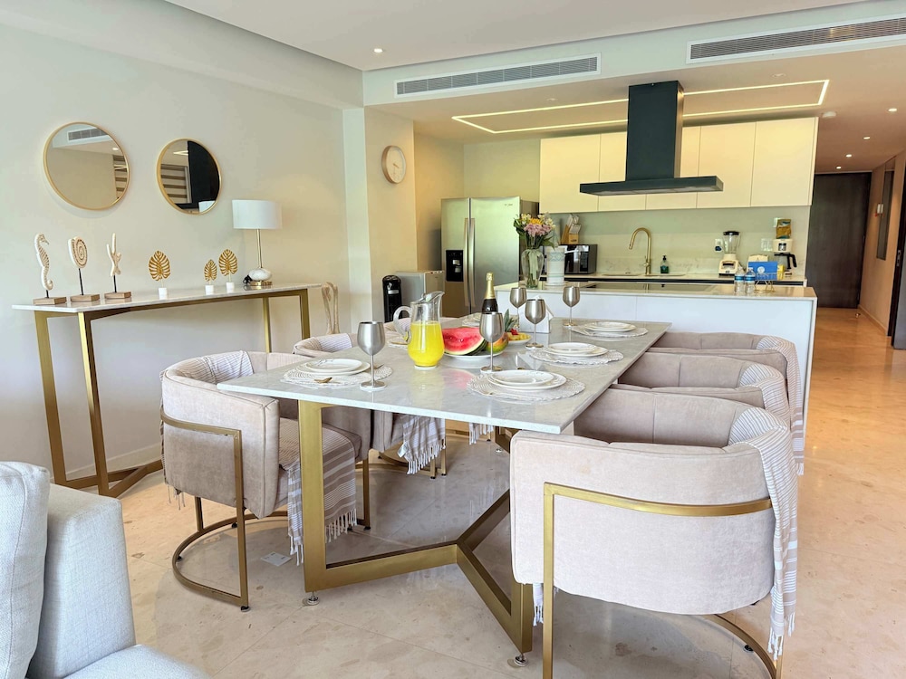 Bolongo 1BR Your Exclusive Oceanfront Escape