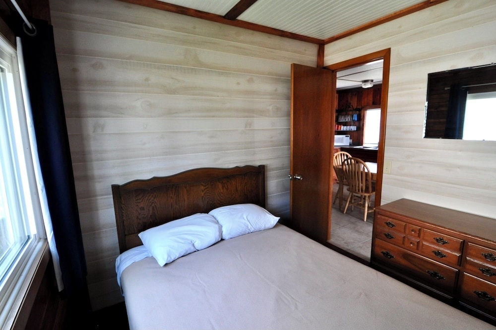 Silver Sands Hotel & Resort