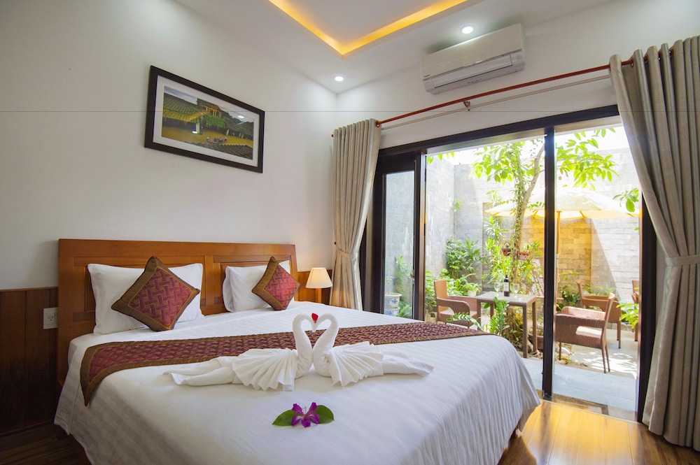 Hoi An SunLake Villa