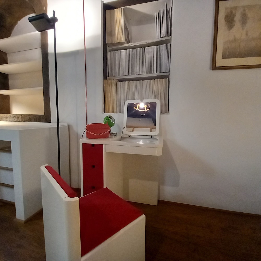 Pepi 64 in Firenze With 2 Bedrooms and 1 Bathrooms