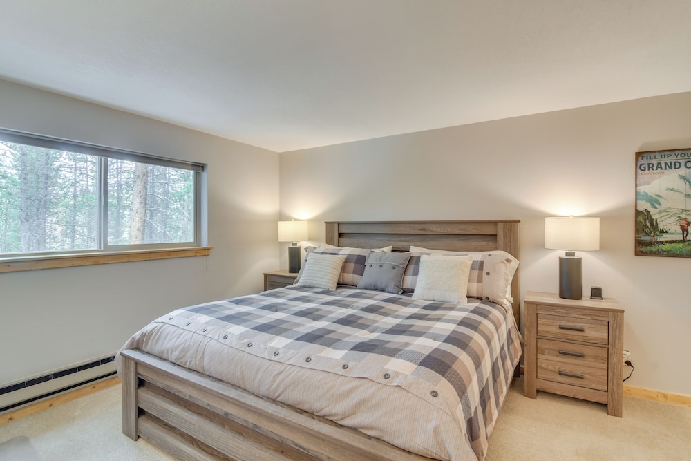 Convenient Winter Park Condo - 3 Mi to Resort!