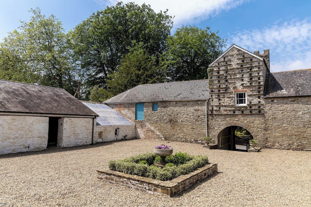 The Old Carriage Court