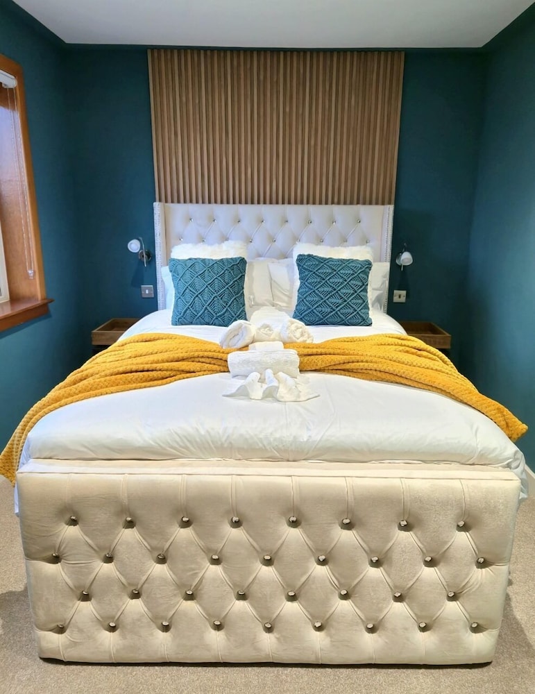 Quirky 2-Bed with Free Parking