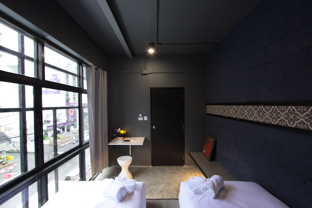 Fulfill Phuket Hostel