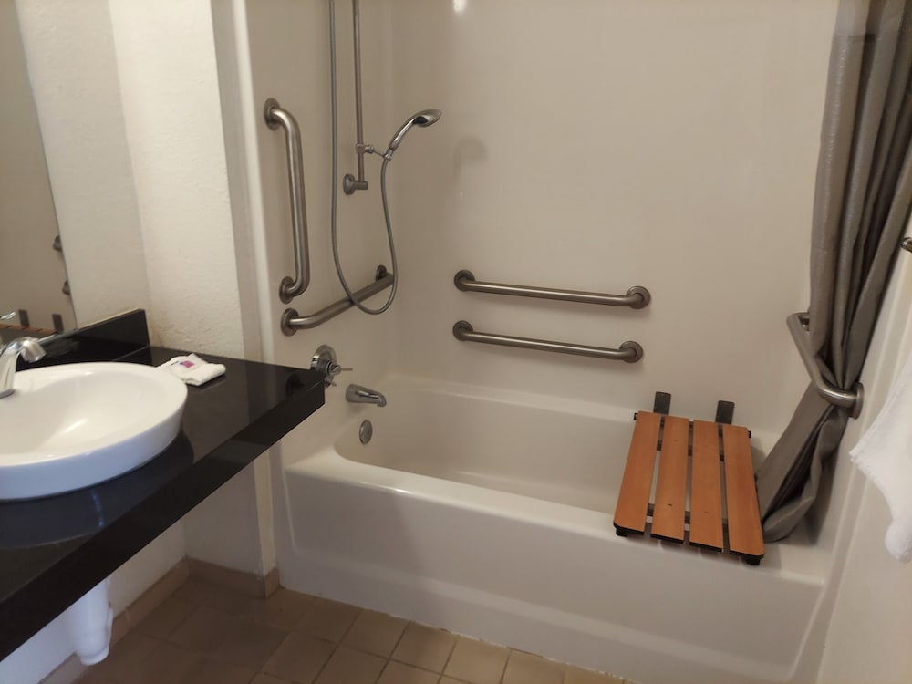 Motel 6 Pendleton, OR