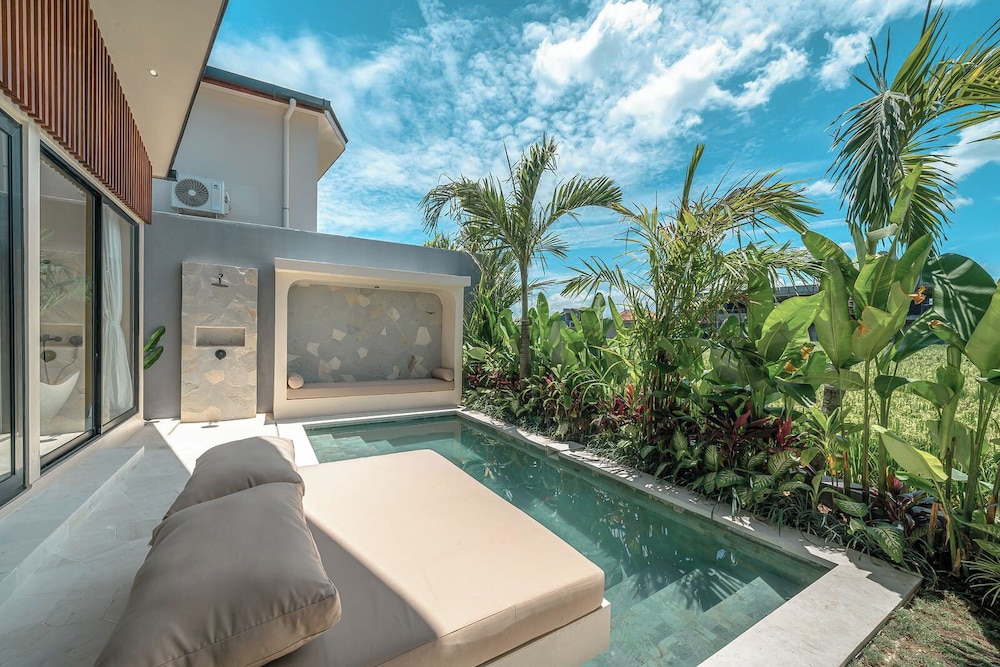 AYO Villa