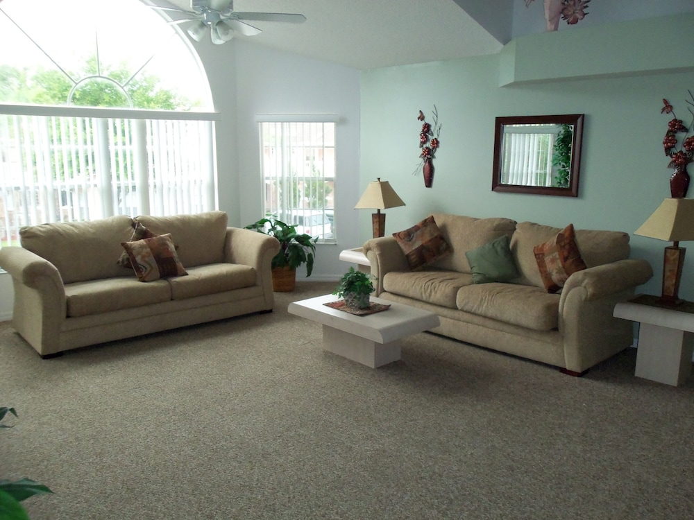 Florida Deluxe Villas, Condos, & Homes