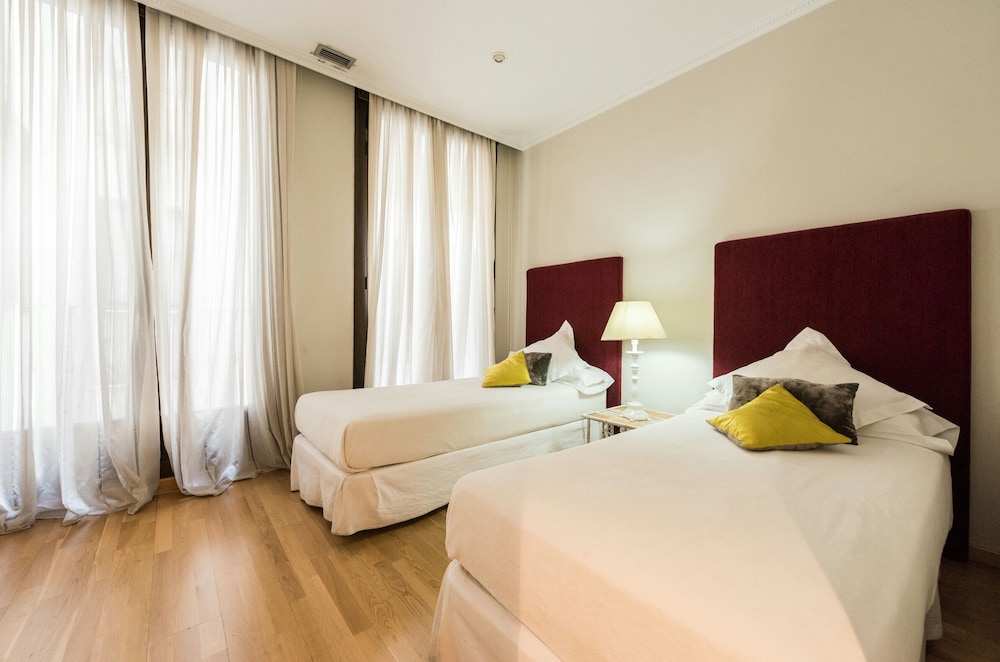 Prado Museum Apartment photo 5