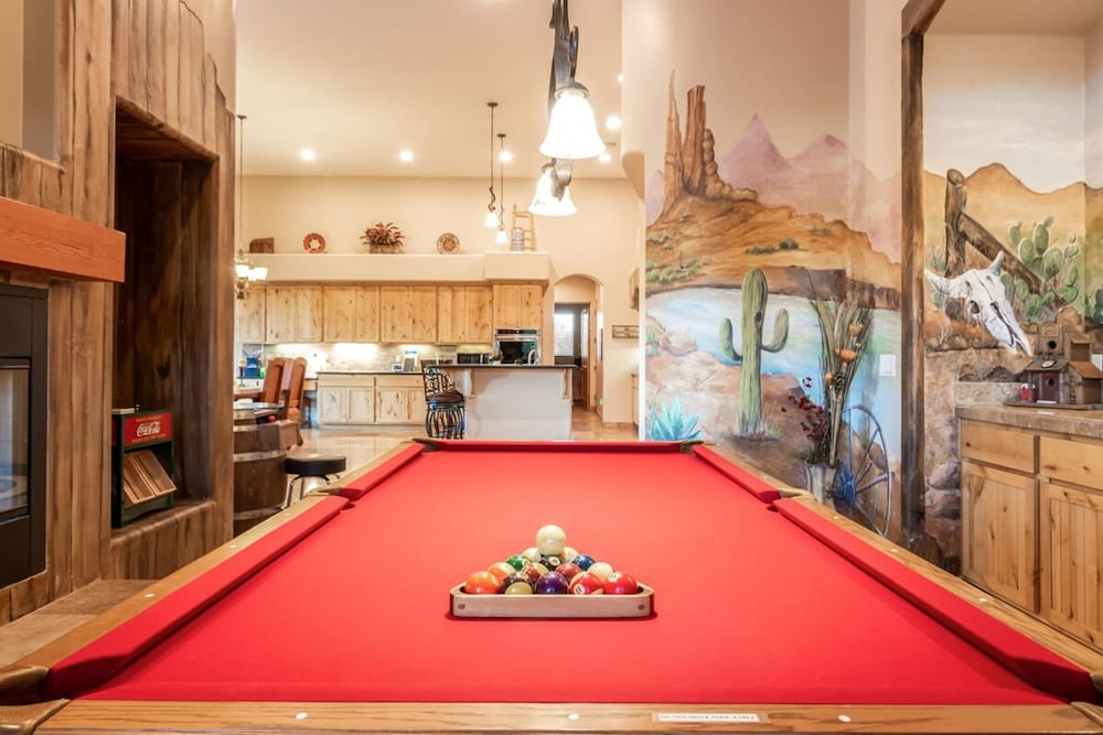Desert Foothils Rustic Resort Oasis w Pool Spa