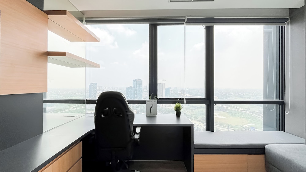 Urban Industrial Touch 1Br Apartment At The Smith Alam Sutera