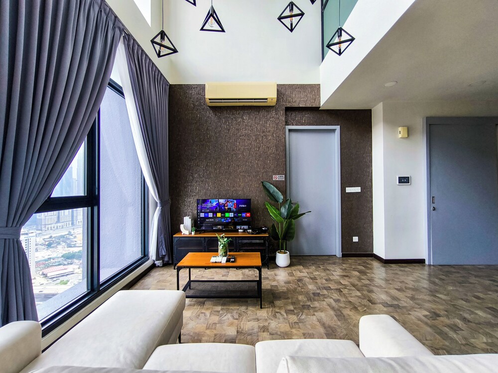 Expressionz Suites by Manhattan Group