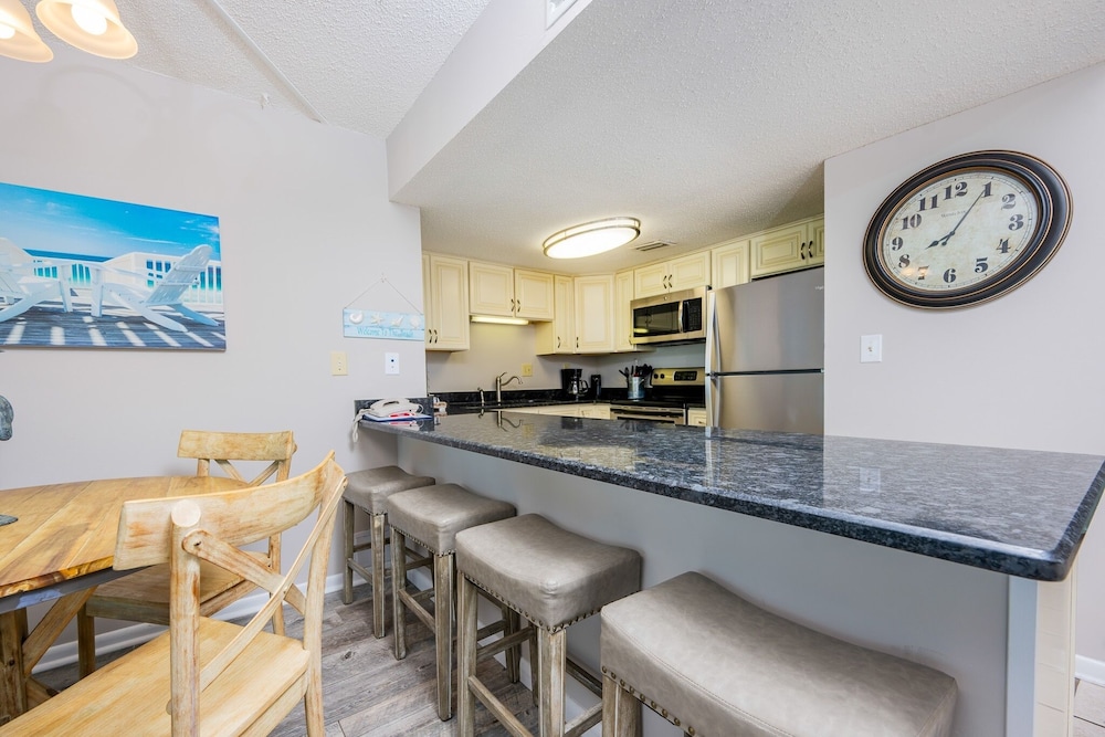 Island Sunrise 663 2 Bedroom Condo