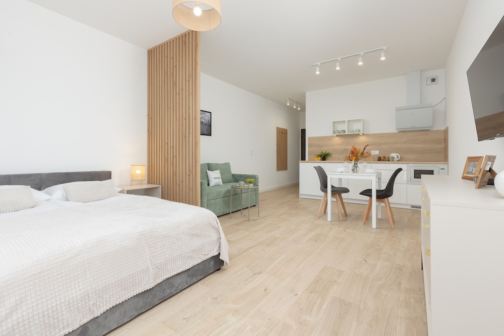 Modern Studio Mokotów by Renters view 5