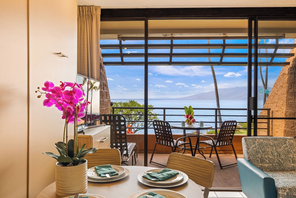 Kuleana Club - 712