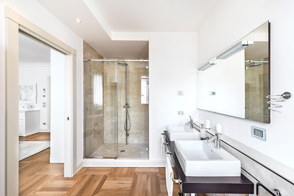 Photo 80